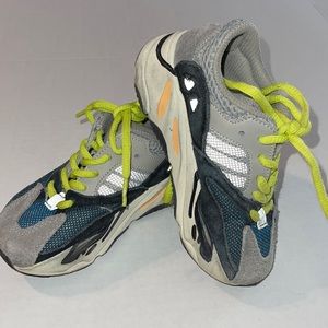 Yeezy adidas boost 700 wave runners kids size 12c